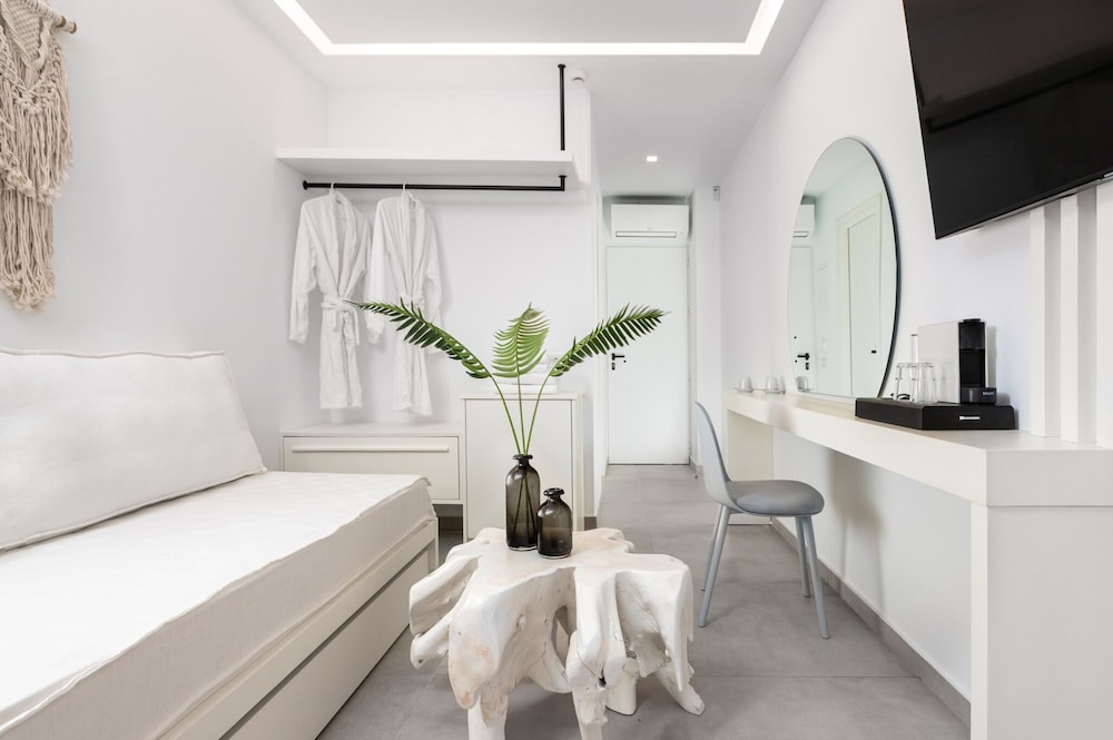 Myzith Luxury Suites 37/58
