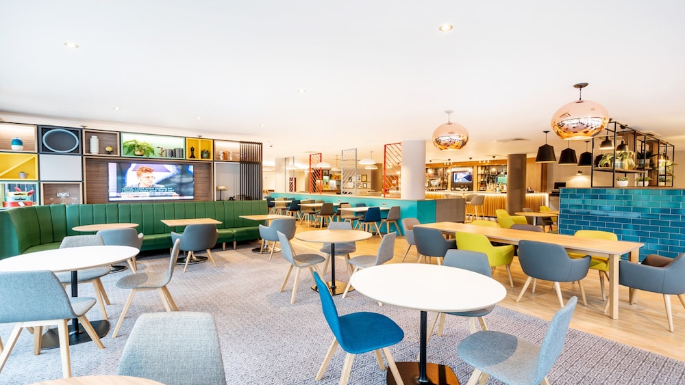 Holiday Inn London Luton Airport 43/64