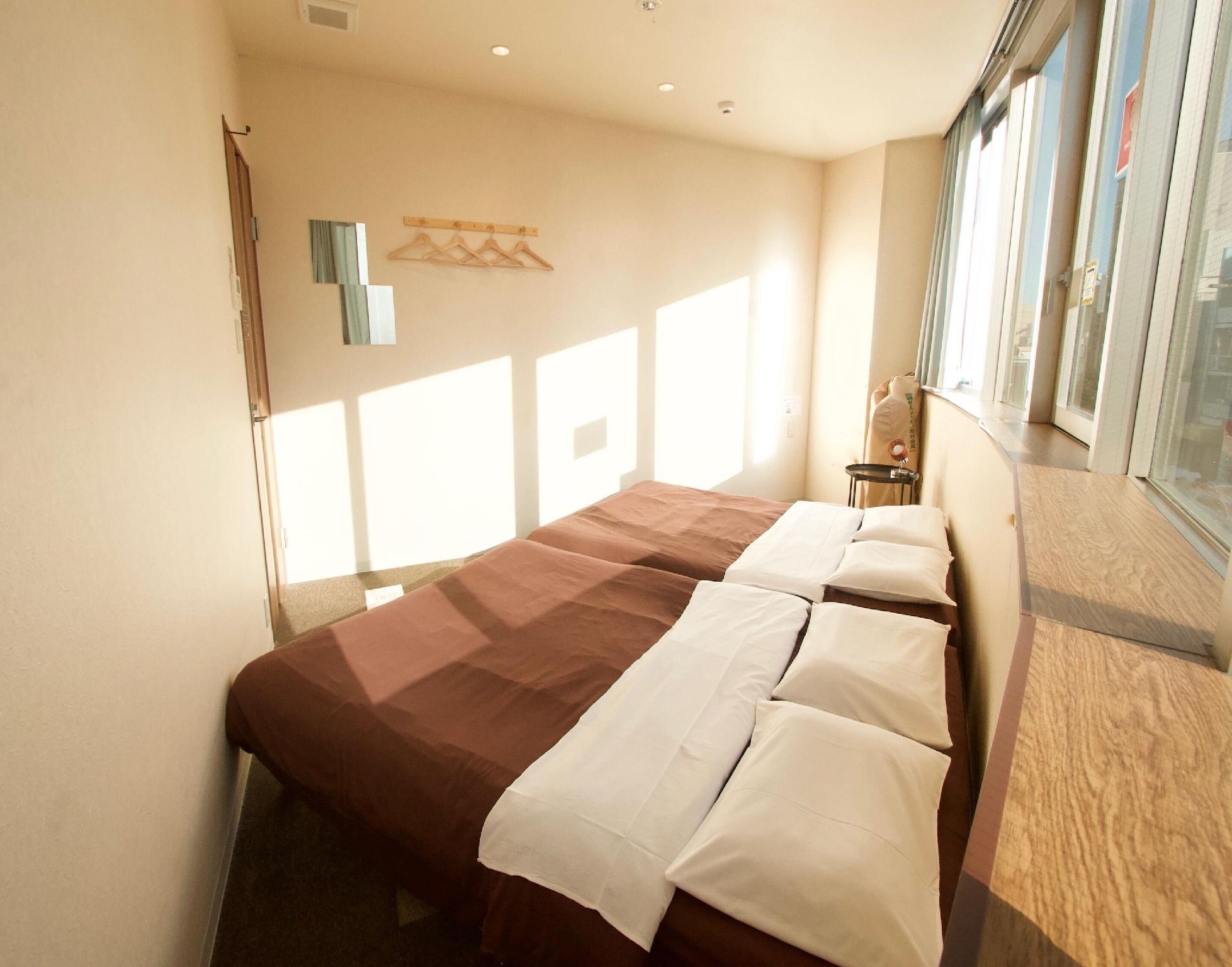 ROOM, 2 DOUBLE BEDS