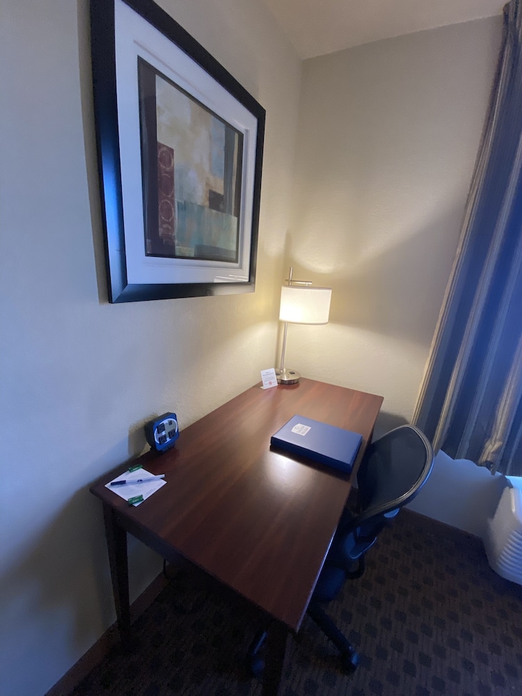 Cobblestone Hotel And Suites Broken Bow 40/51