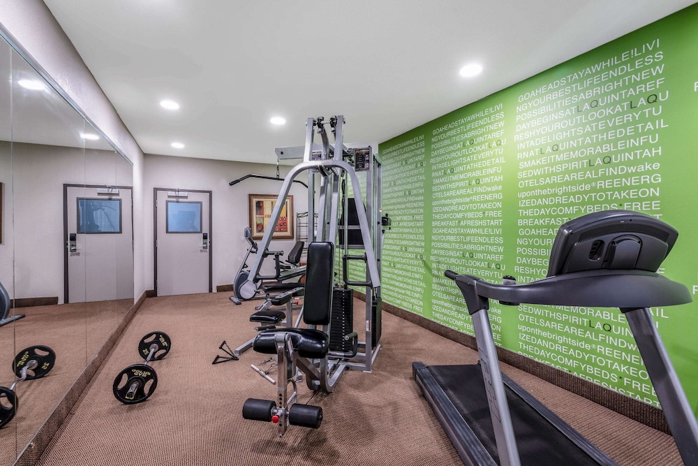 La Quinta Inn & Suites by Wyndham Canton MS 24/37