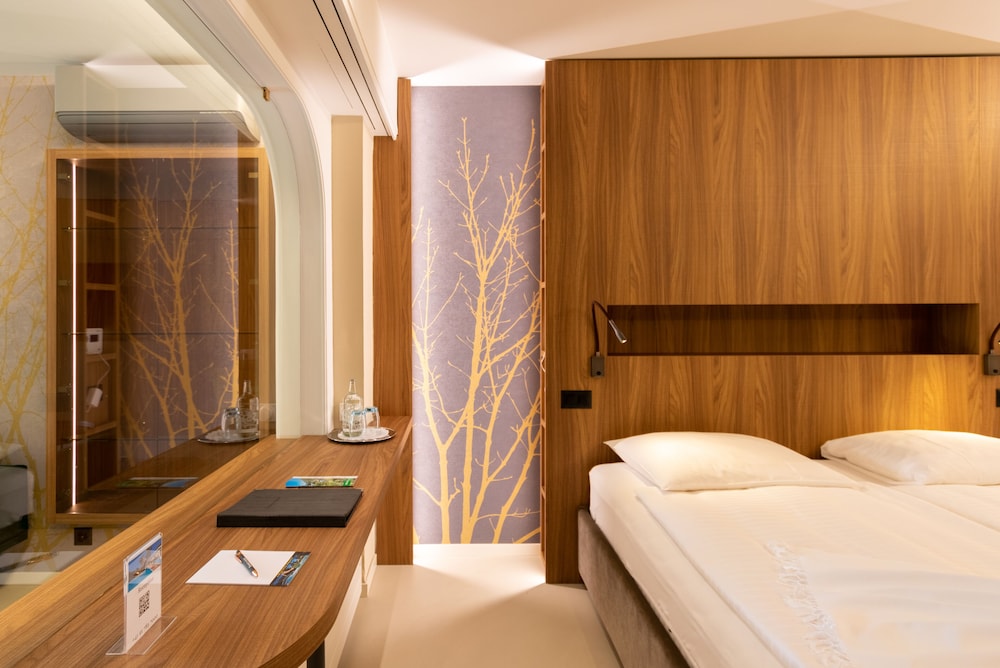 Albergo Losone 10/50