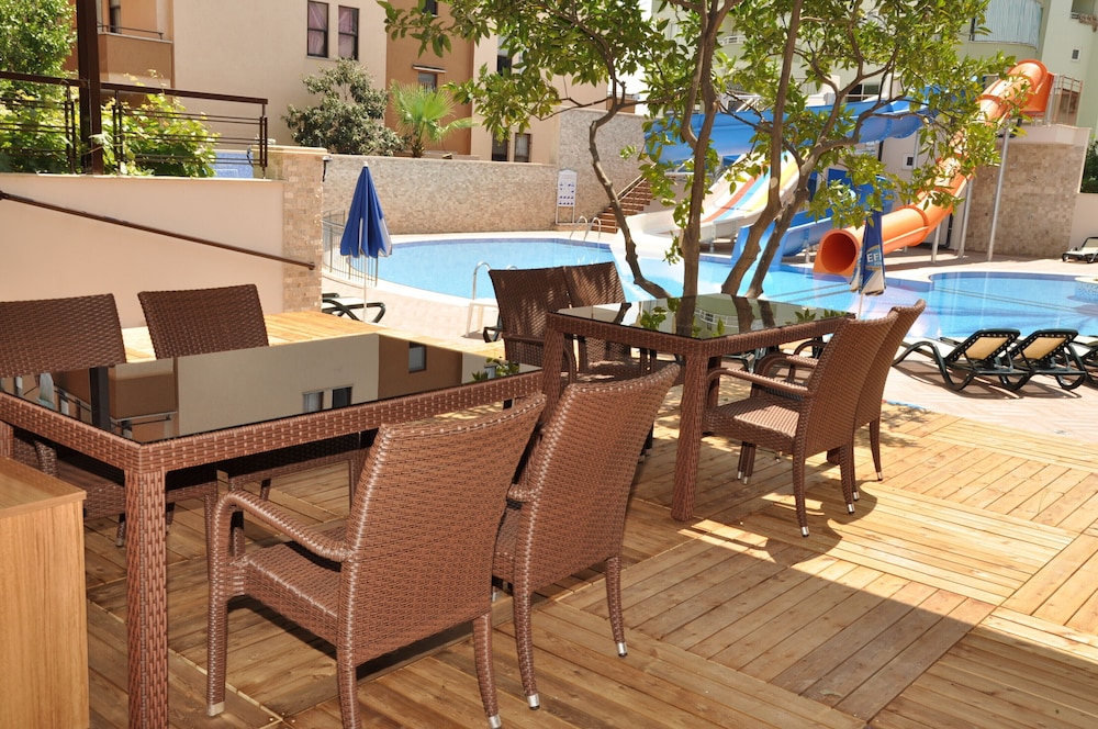 Almera Park Apartments 58/73