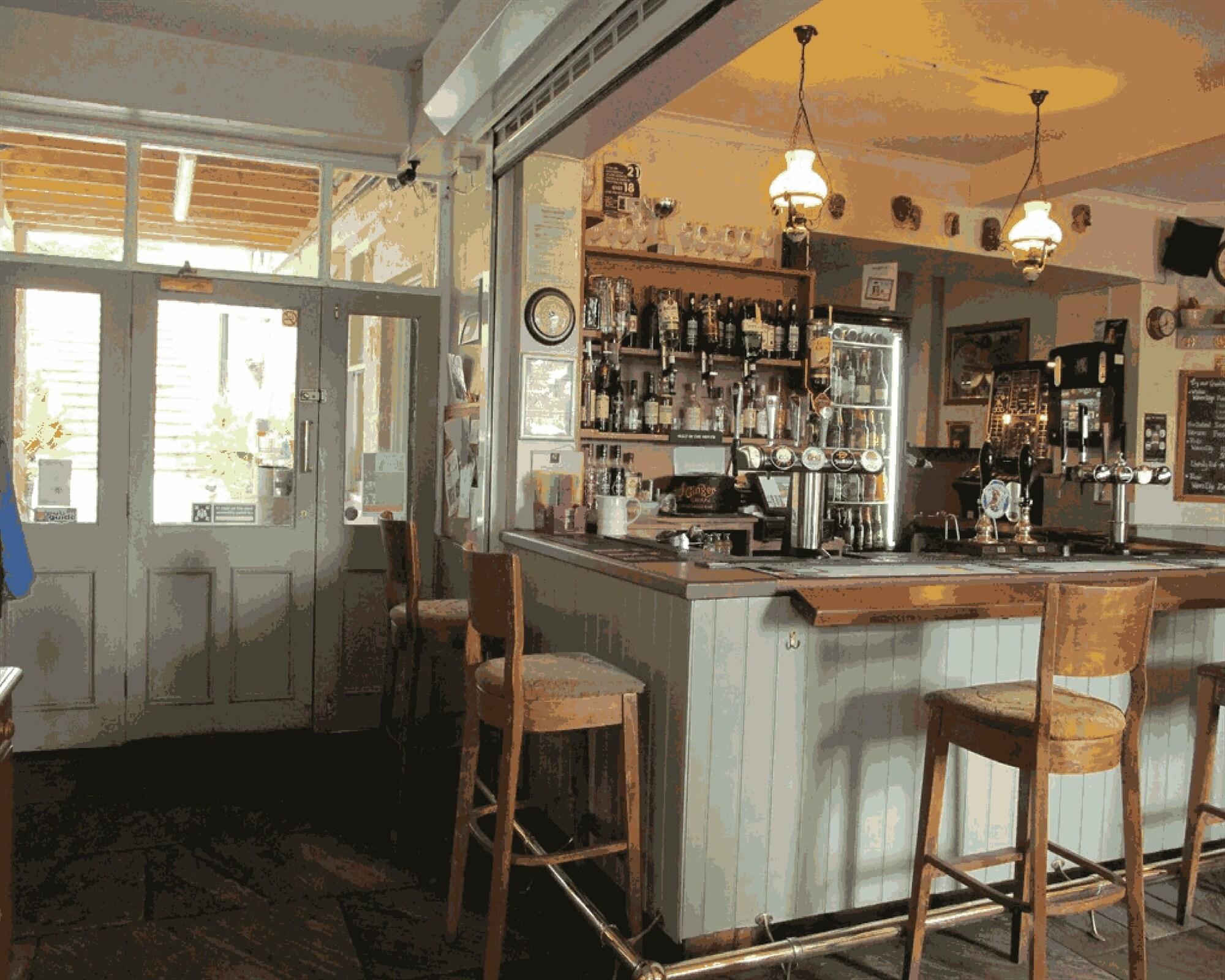 The Turks Head 18/28