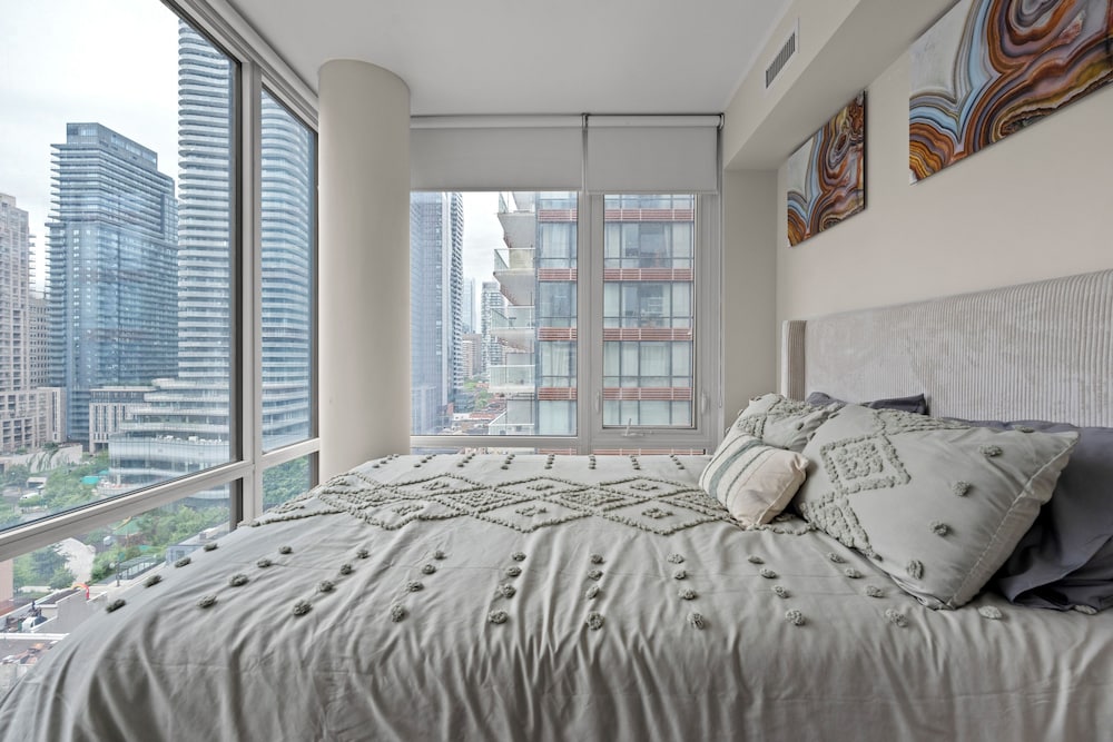 Teahouse Condos in Downtown Toronto 12/50