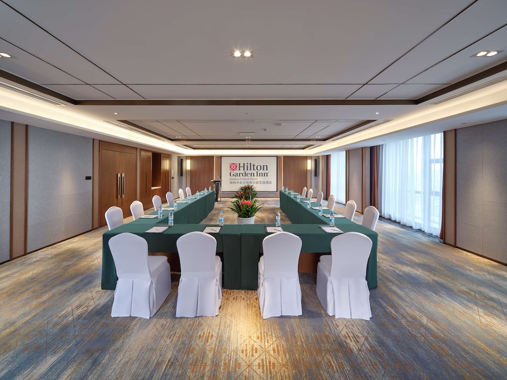 Hilton Garden Inn Jinzhou Central Street 44/44