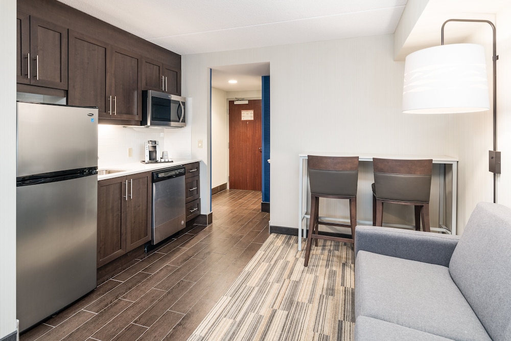 Holiday Inn Express Milton 7/57