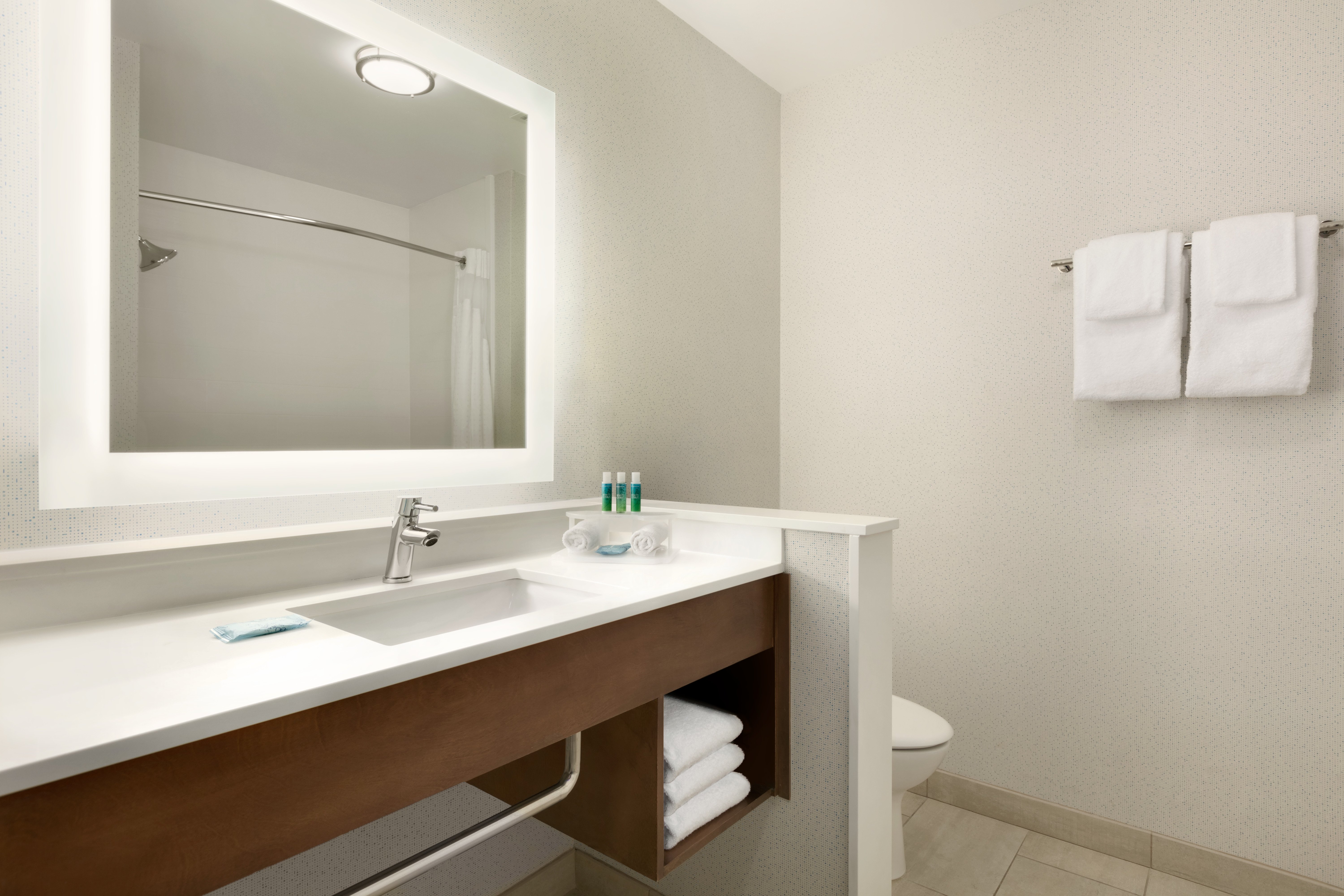 Holiday Inn Express & Suites Salisbury 38/38