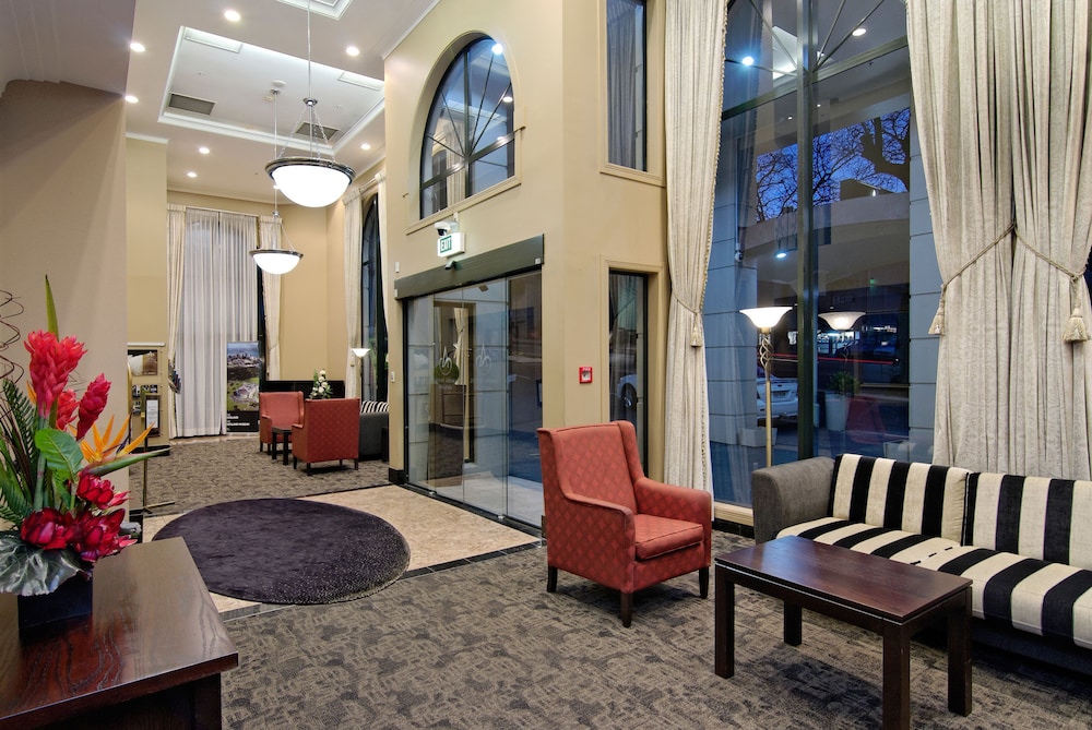 Parkside Hotel and Apartments 60/74