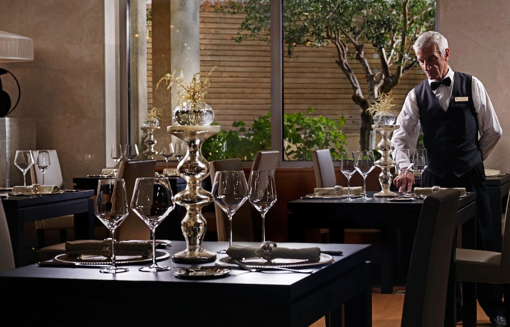 Divani Escape - Adults Only 57/67