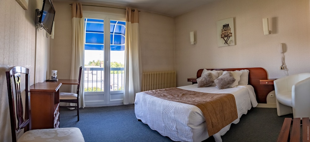 HOTEL CHRISTINA 15/57