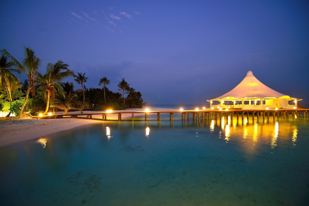Safari Island Resort 1/58