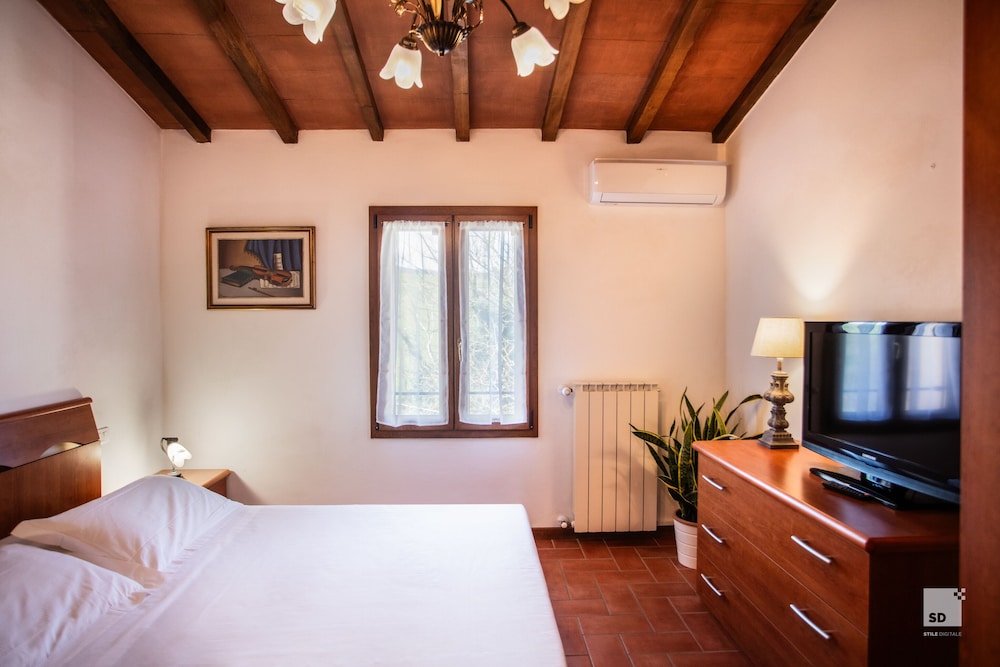 Comfort, Apartment, Double and Twin Beds, Hill View