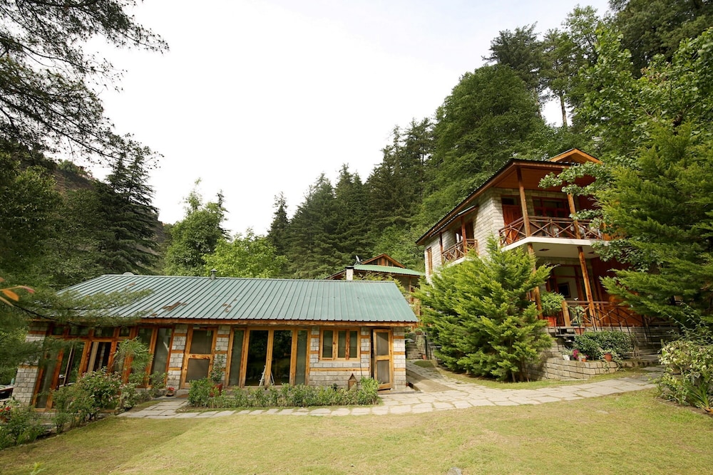 Tall Trees Resort 4/50