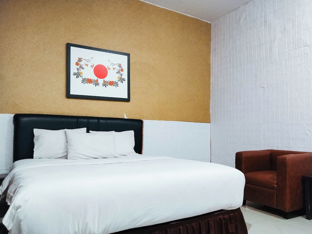 Hotel O Medan Near Gajah Mada formerly Hotel Labuhan Raya 24/61