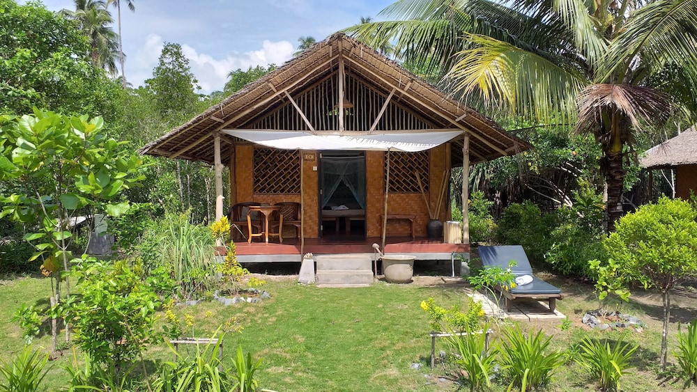 Mutiara Beach Resort 3/69