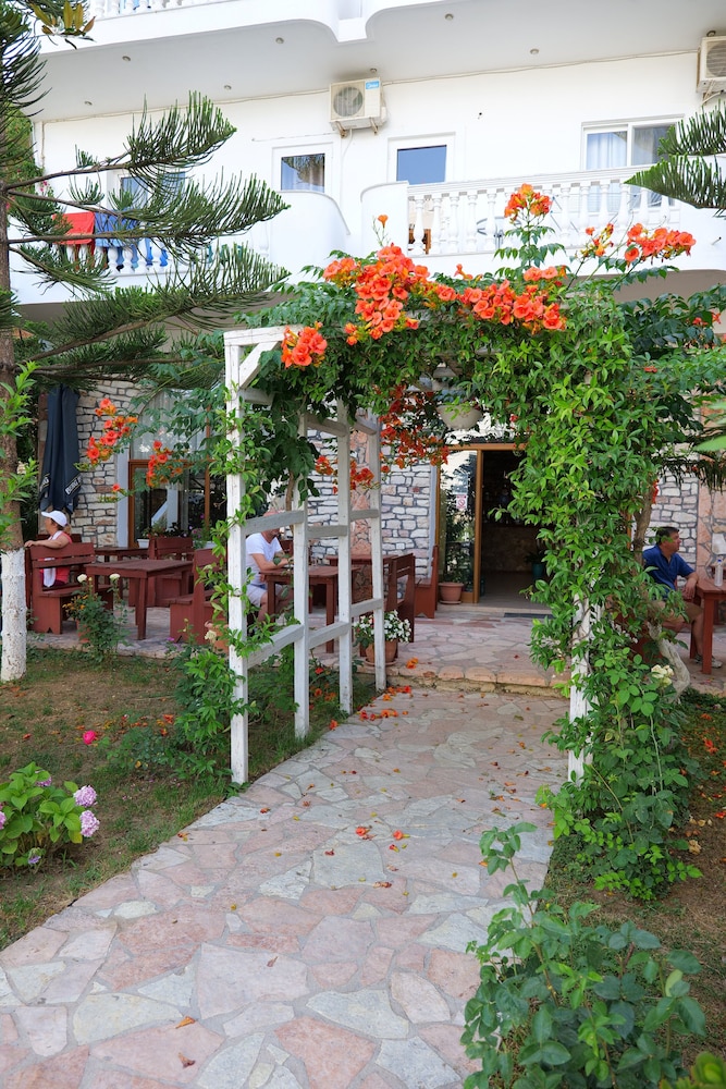 Hotel Rixhi 15/69