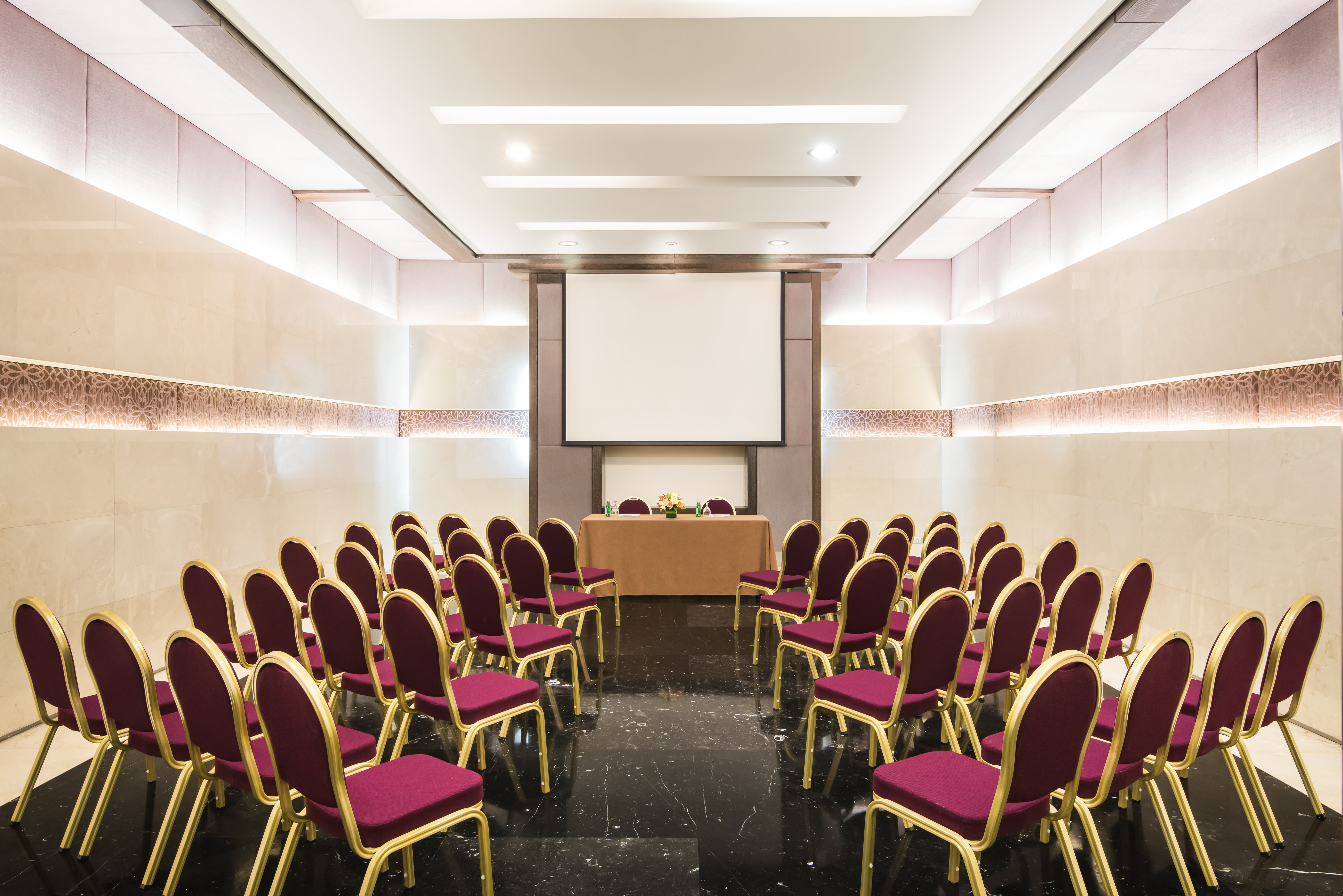 Crowne Plaza Hotel Amman 60/74