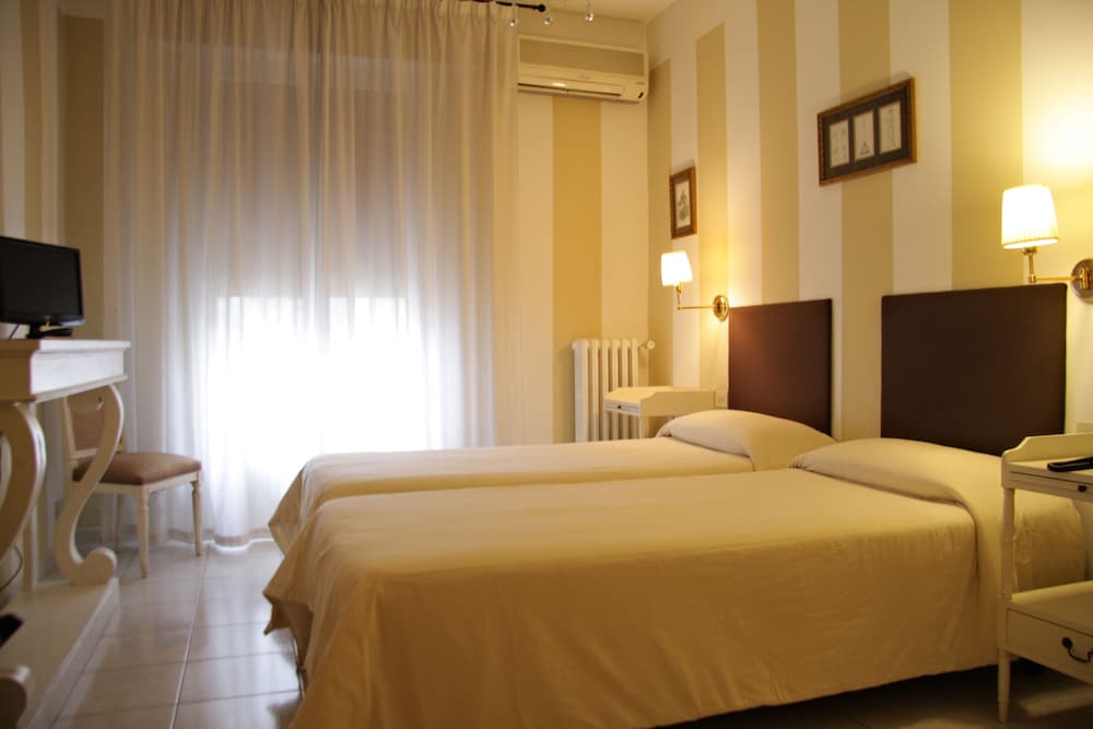 Alex Hotel 2/33