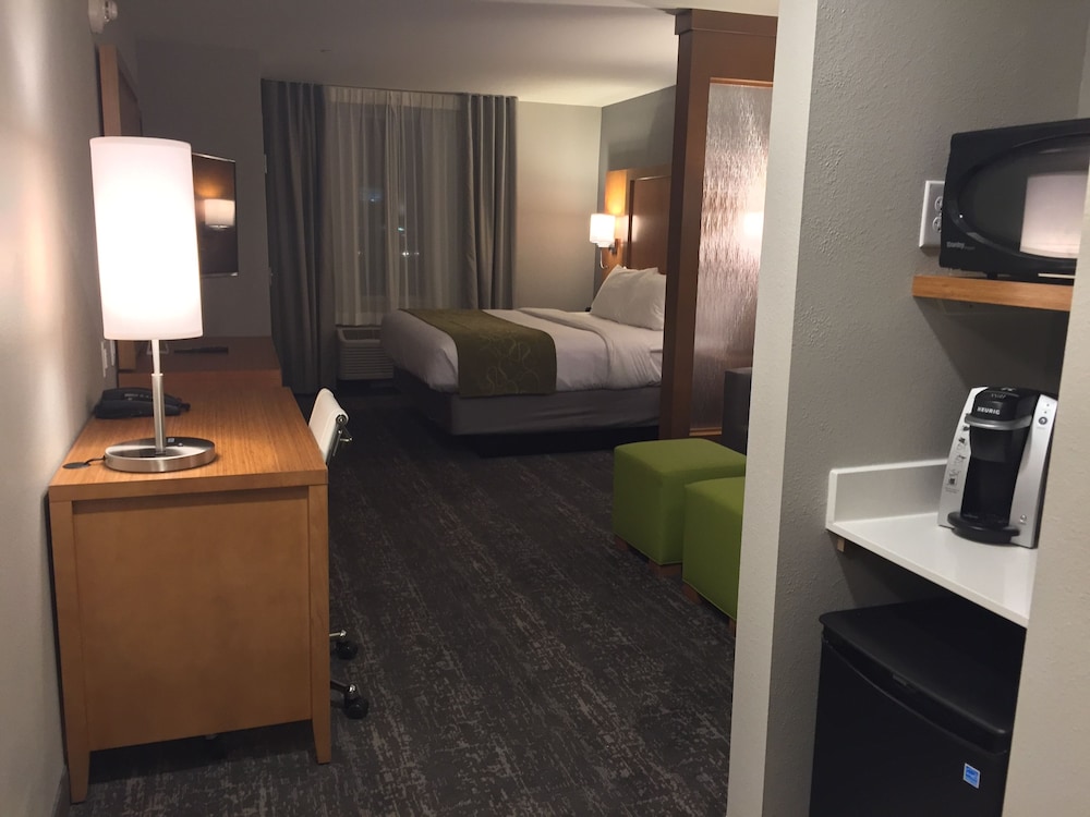 Comfort Suites North Charleston - Ashley Phosphate 32/32