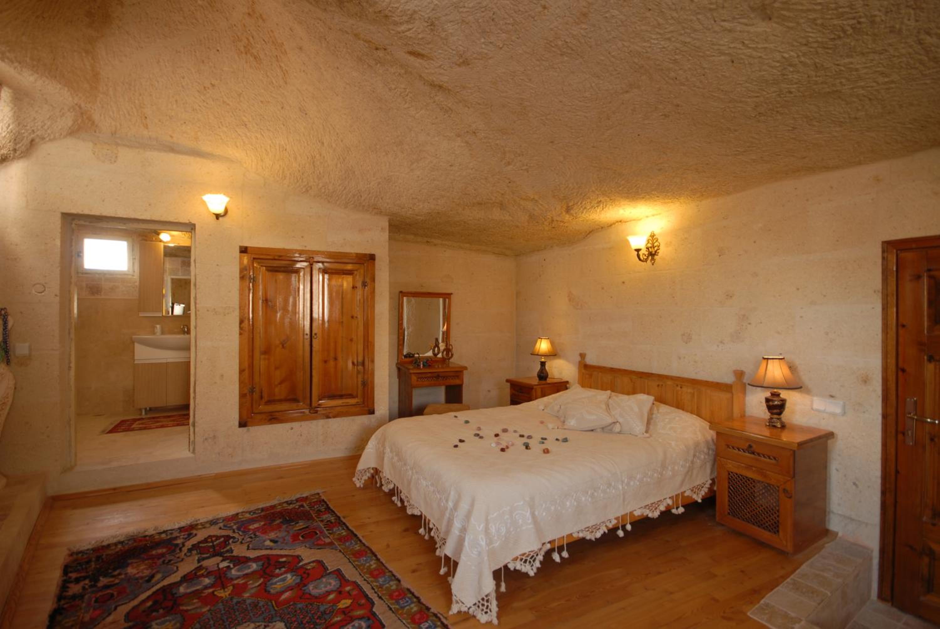 Cave, Valley View
