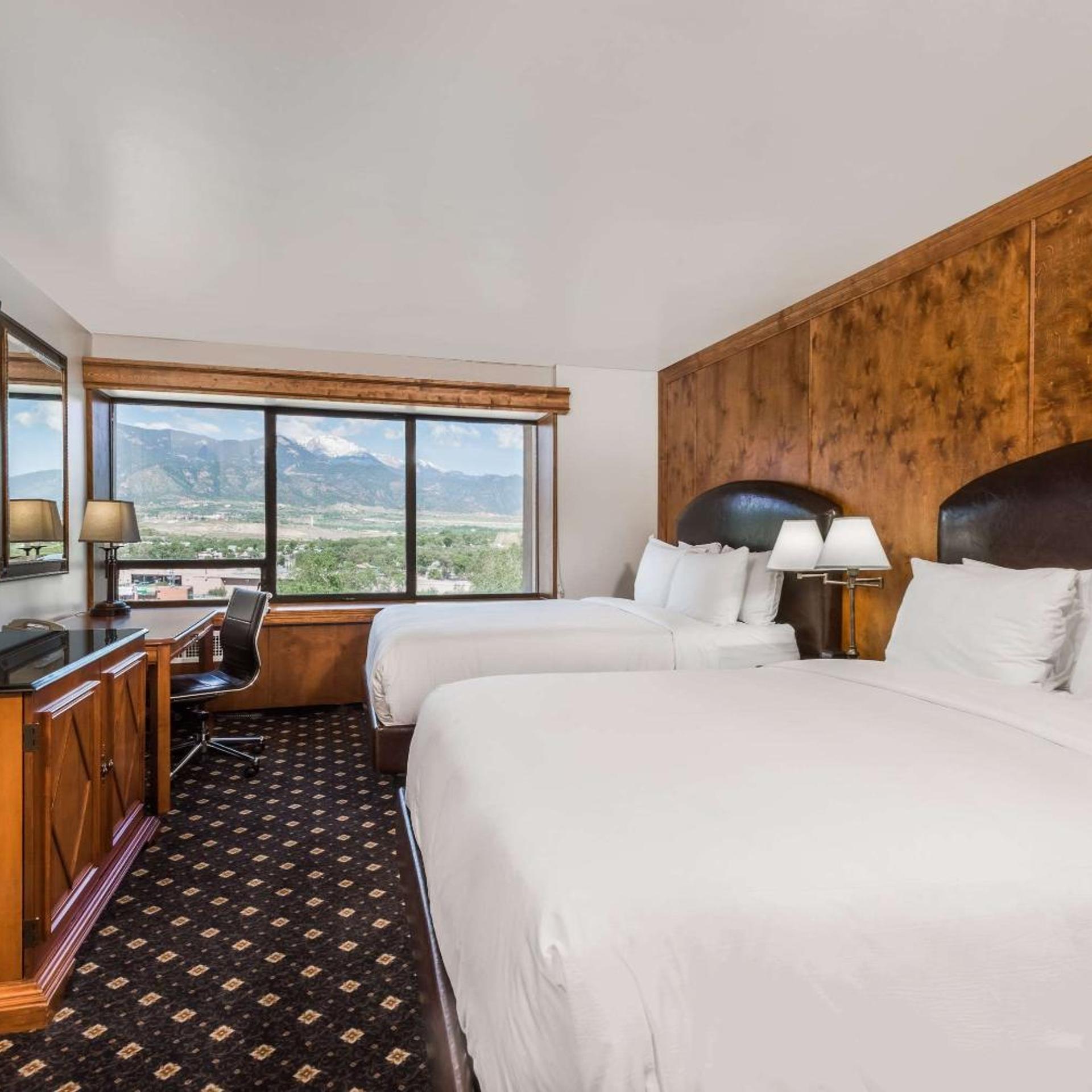 Deluxe, 2 Queen Beds
