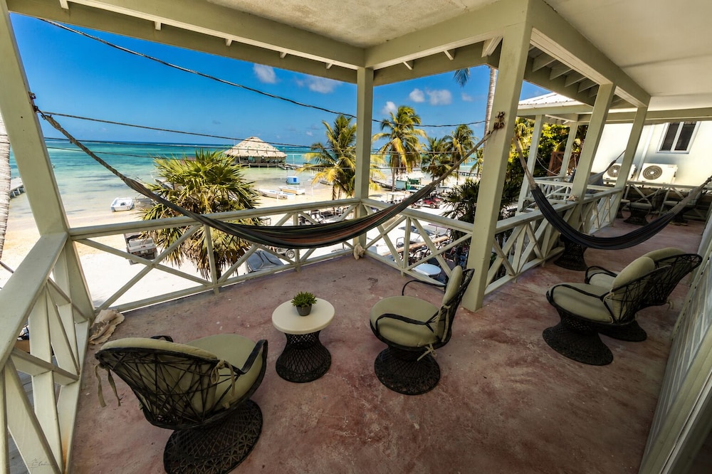 Sandbar Beachfront Hostel And Restaurant 45/74