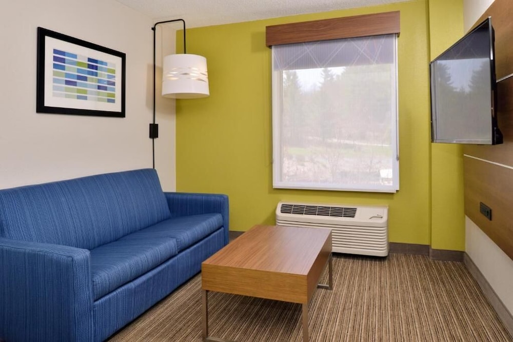 Holiday Inn Express Blowing Rock South 27/50