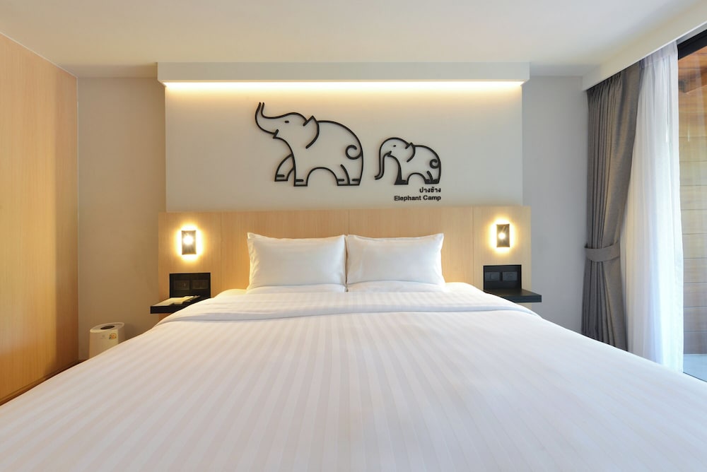 Junior, King Bed, River View, Balcony