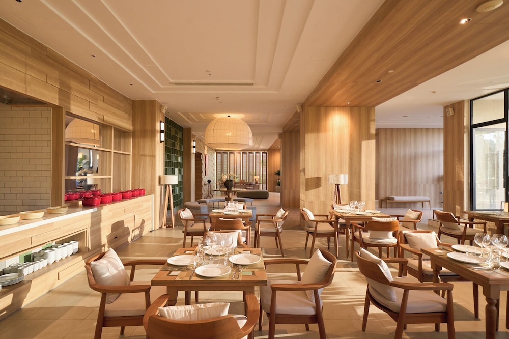 Signature By M Village Beach Front Hotel, a brand of Modern Village Lifestyle 32/50