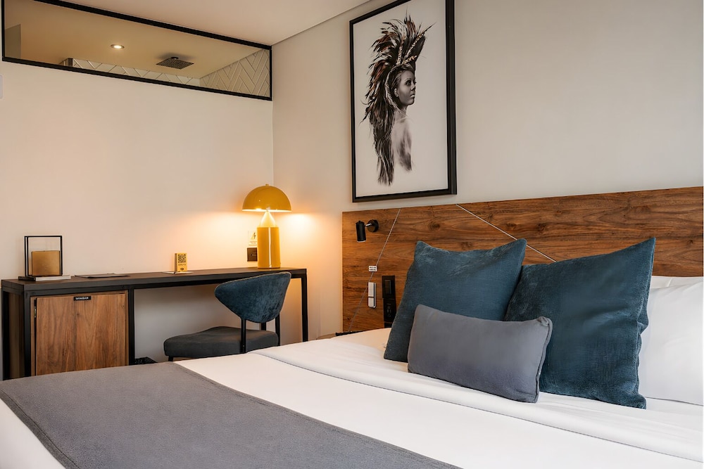 Hashtag 98 Hotel 37/55