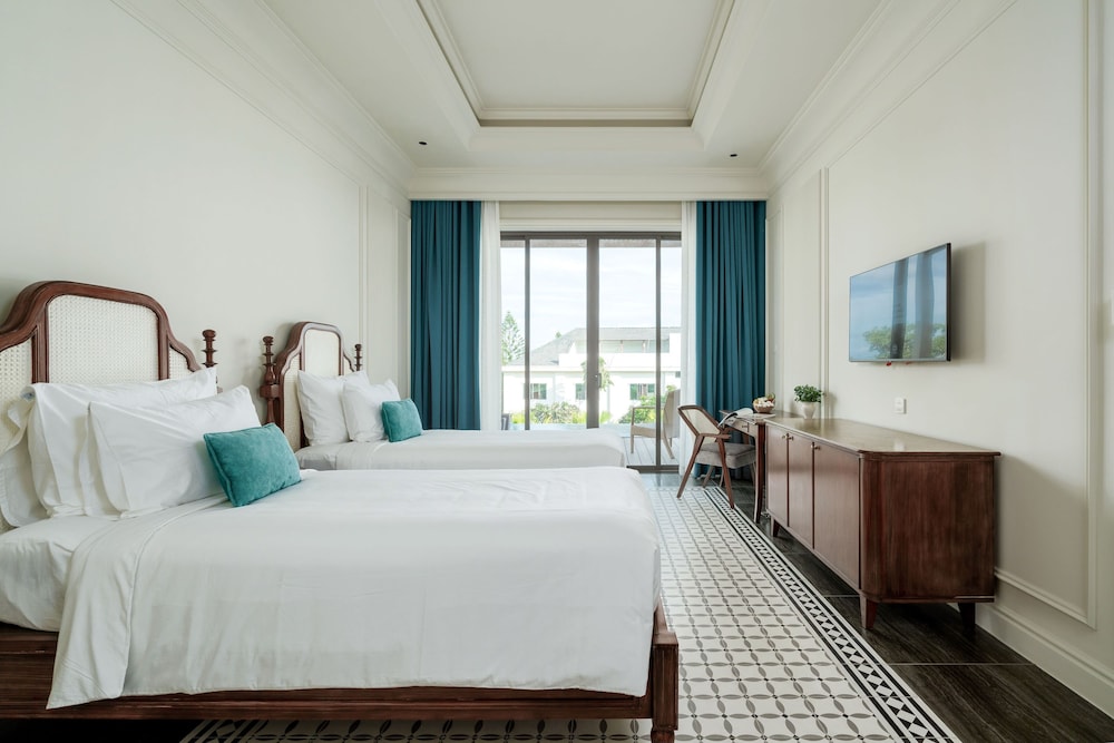 Mixed Dorm, Villa, Double or Twin Bed