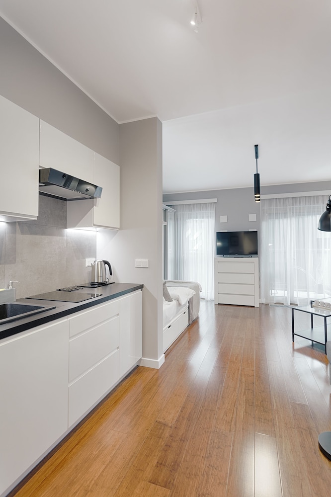 Mennica Central Apartments 12/28