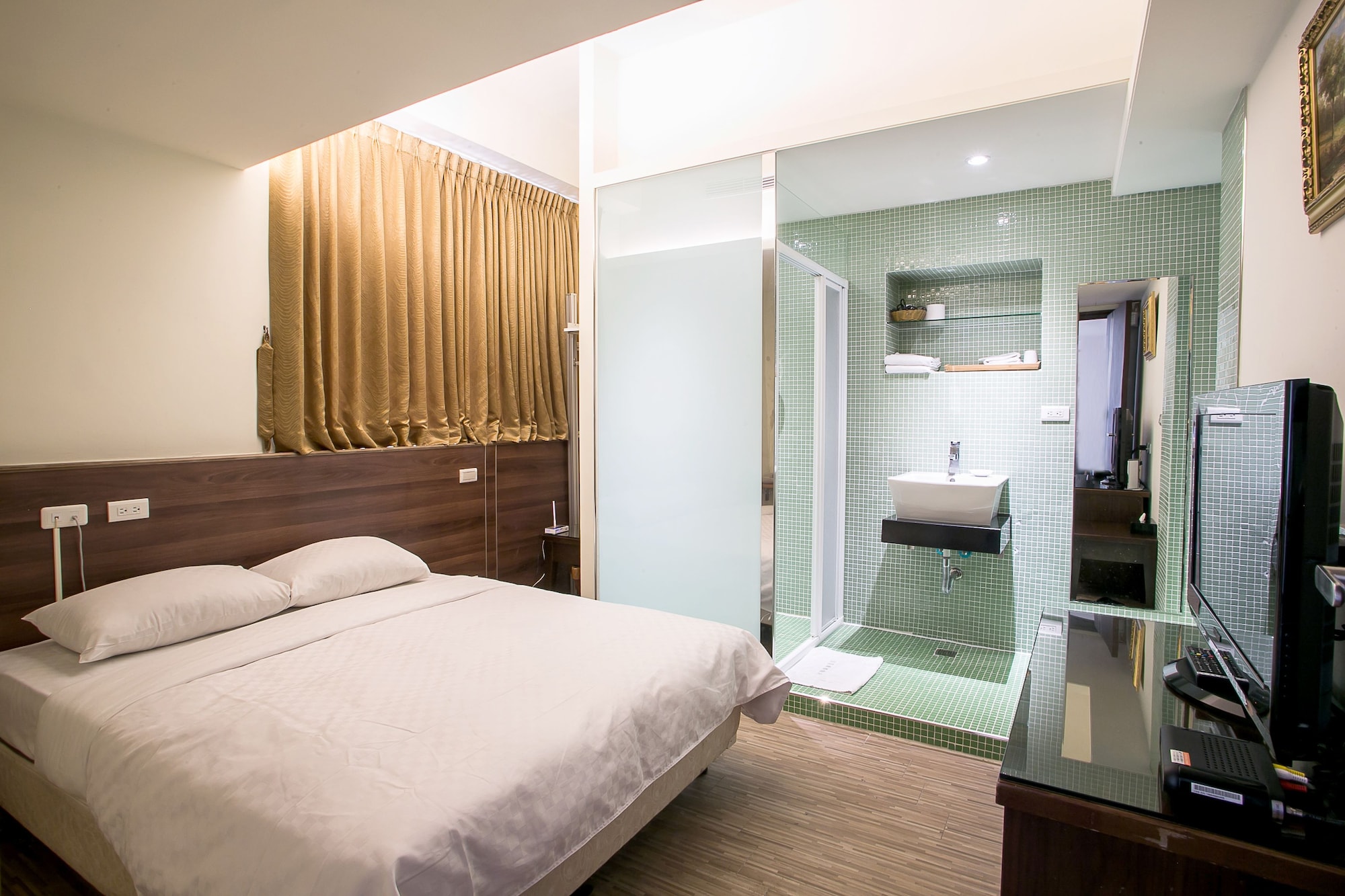ROOM, SINGLE, DOUBLE BED
