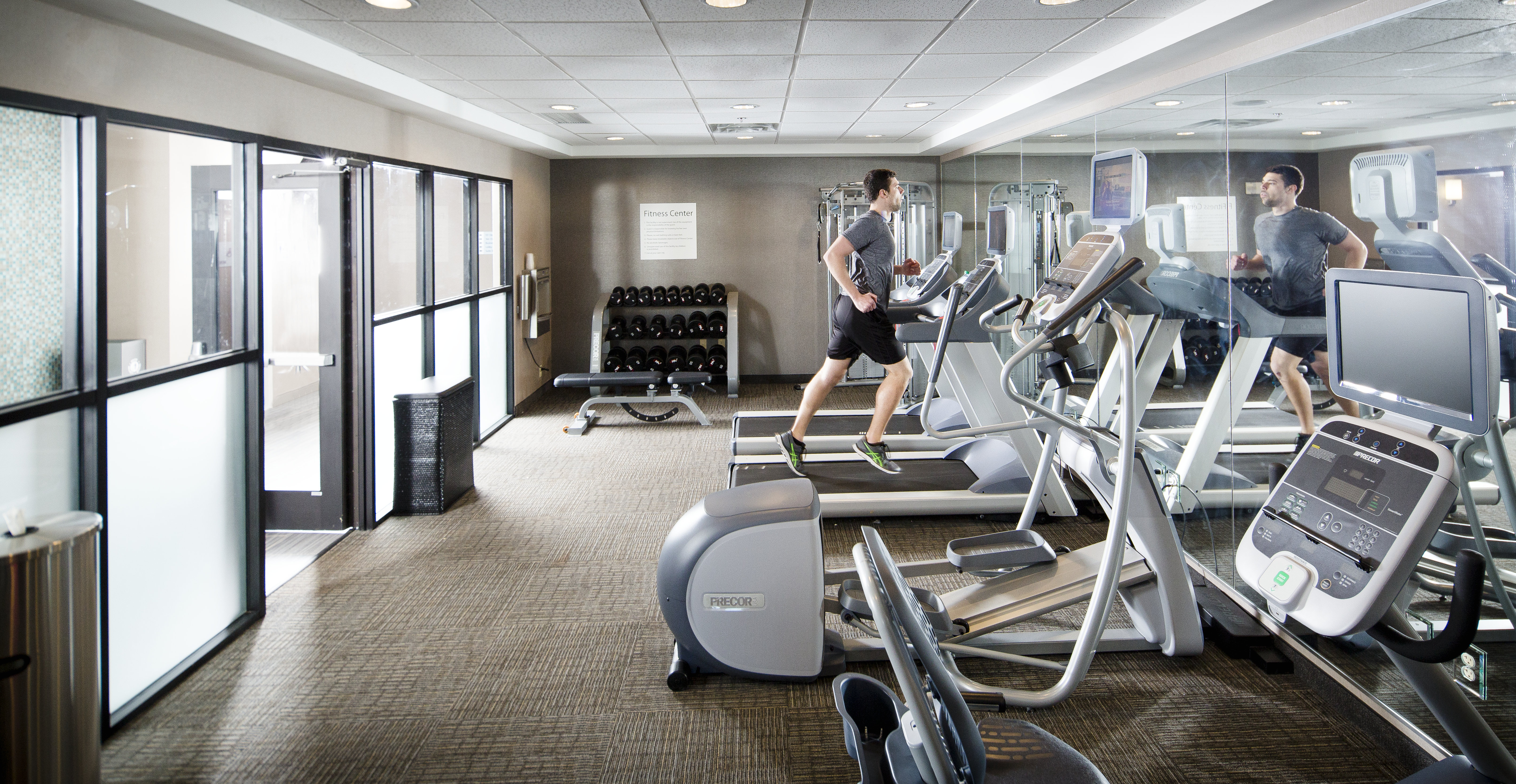 Holiday Inn Express & Suites Oklahoma City Dwtn - Bricktown 33/55