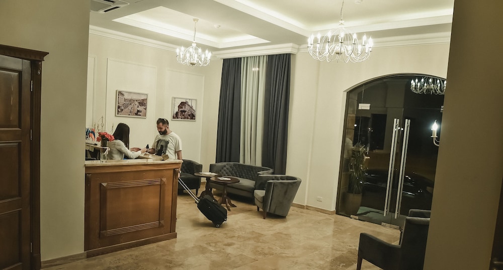 Boulevard Hotel 23/41