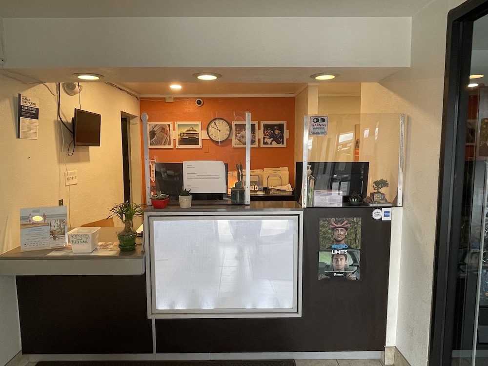Travelodge by Wyndham Brattleboro VT 4/25