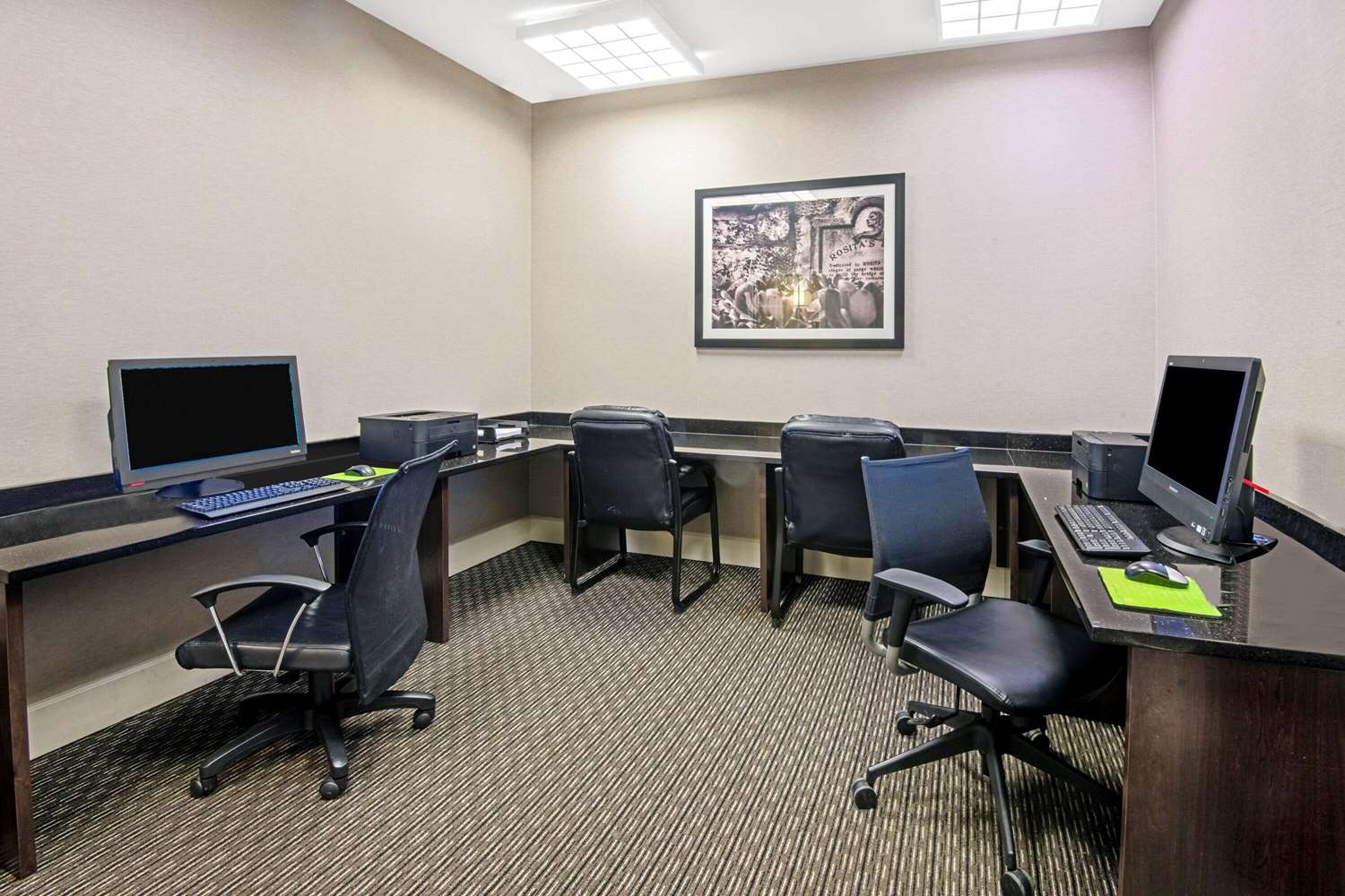 La Quinta Inn & Suites by Wyndham San Antonio Airport 48/63