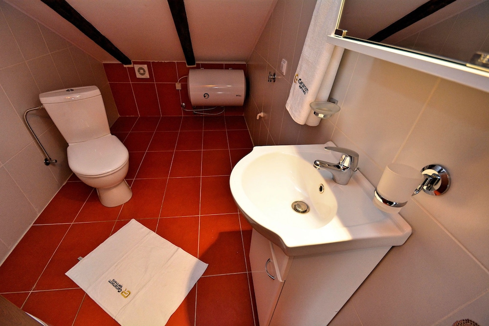 Cattaroom Apartments 25/76