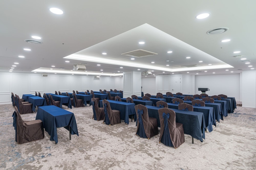 Ibis Styles Ambassador Jeonju City Centre 51/63