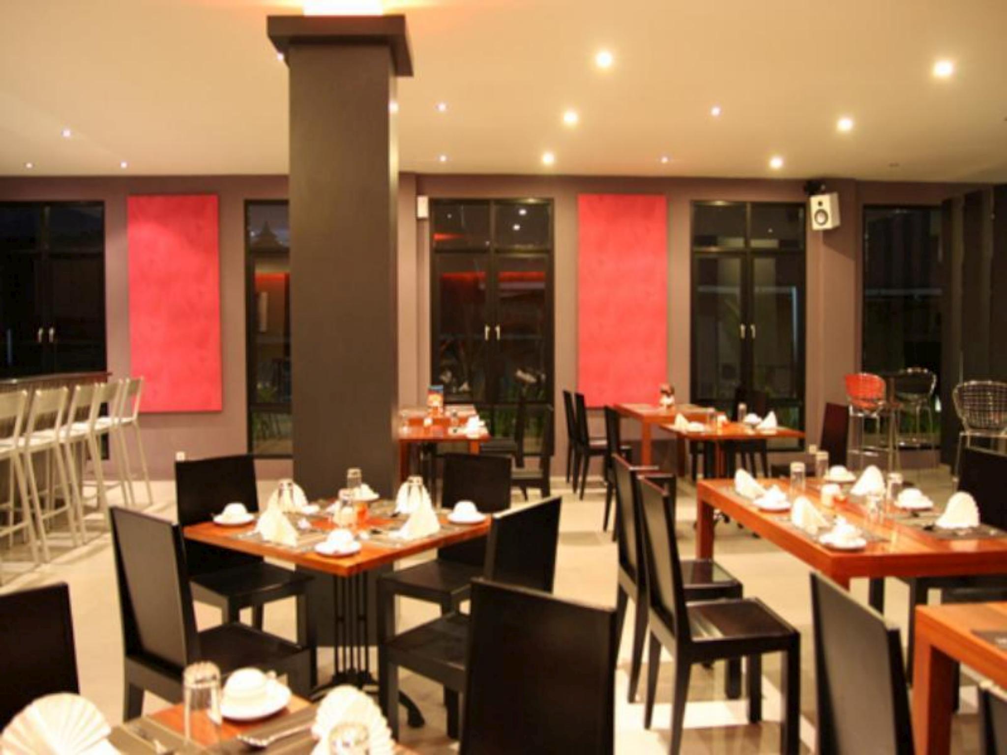 PLAN B HOTEL 27/35