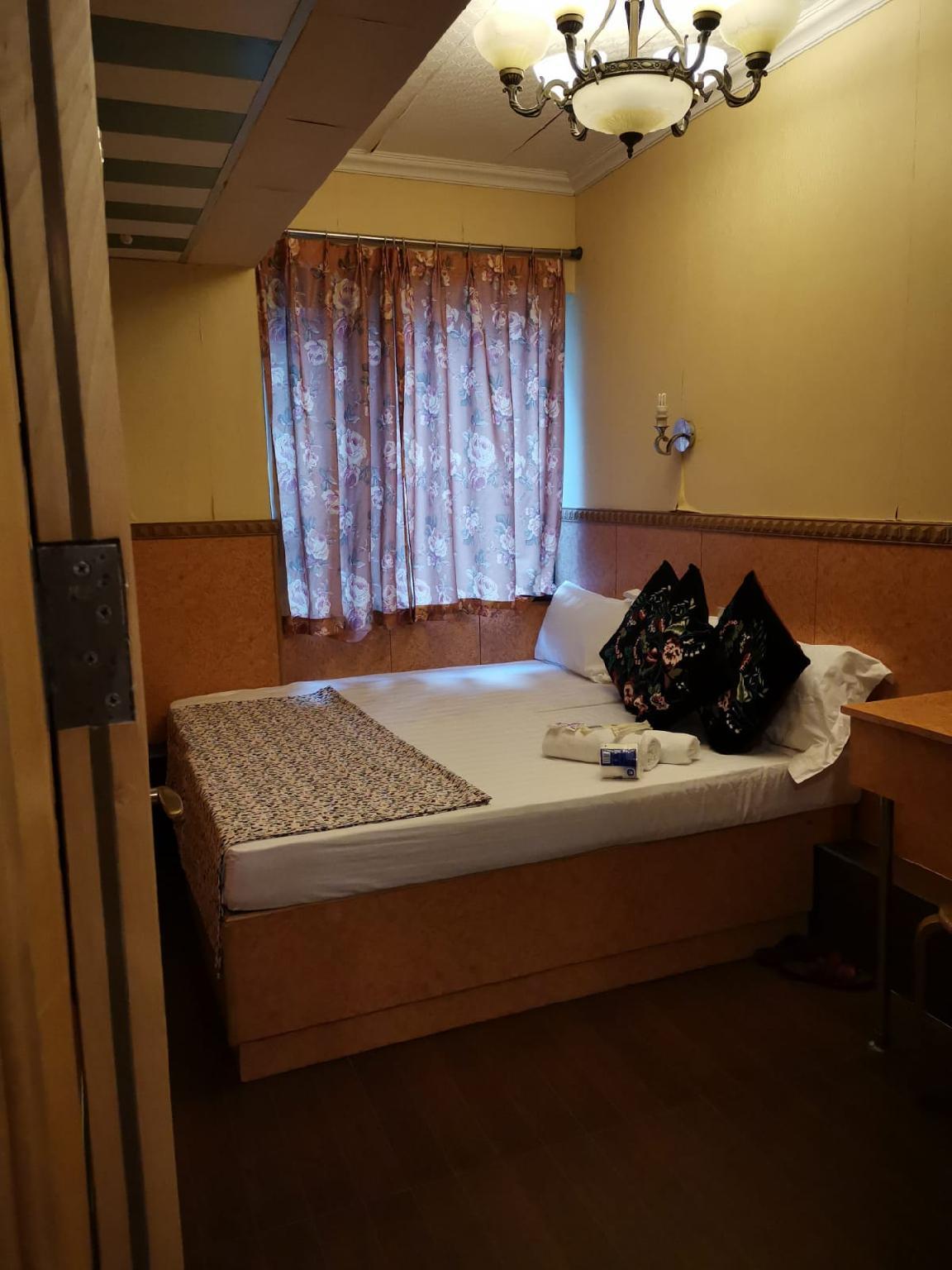 Reliance Inn 44/52