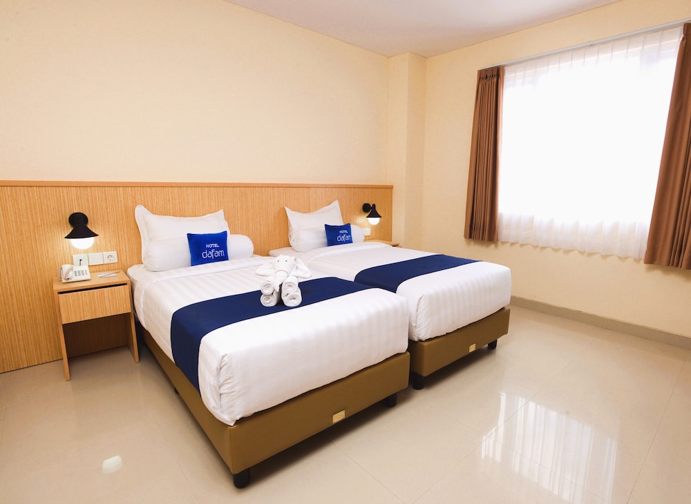 SUPER, DELUXE, TWIN BEDS