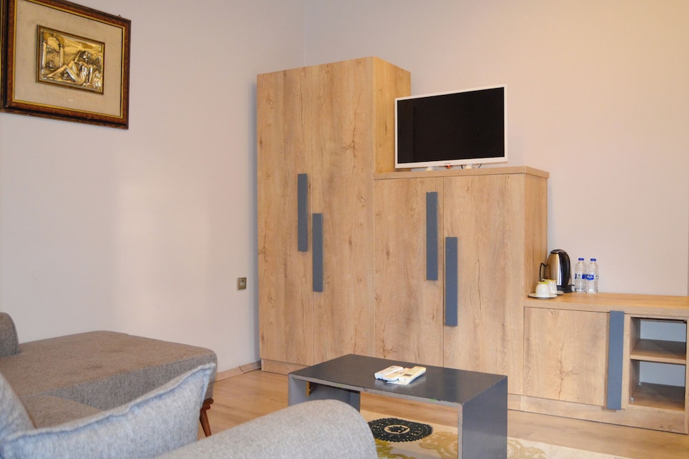 AKKAN LUXURY HOTEL 74/84