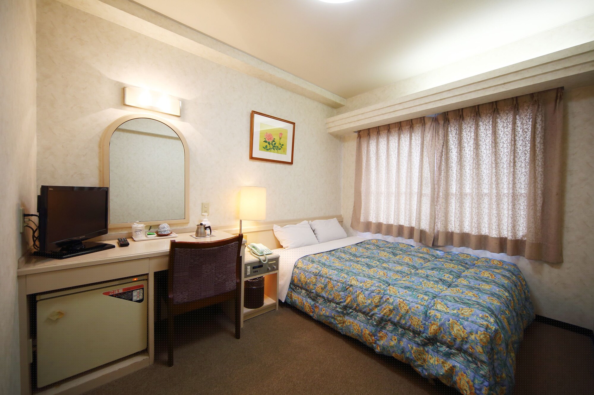 ROOM, DOUBLE BED, SMOKING