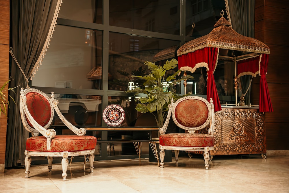 Grand Vaves Hotel 43/58
