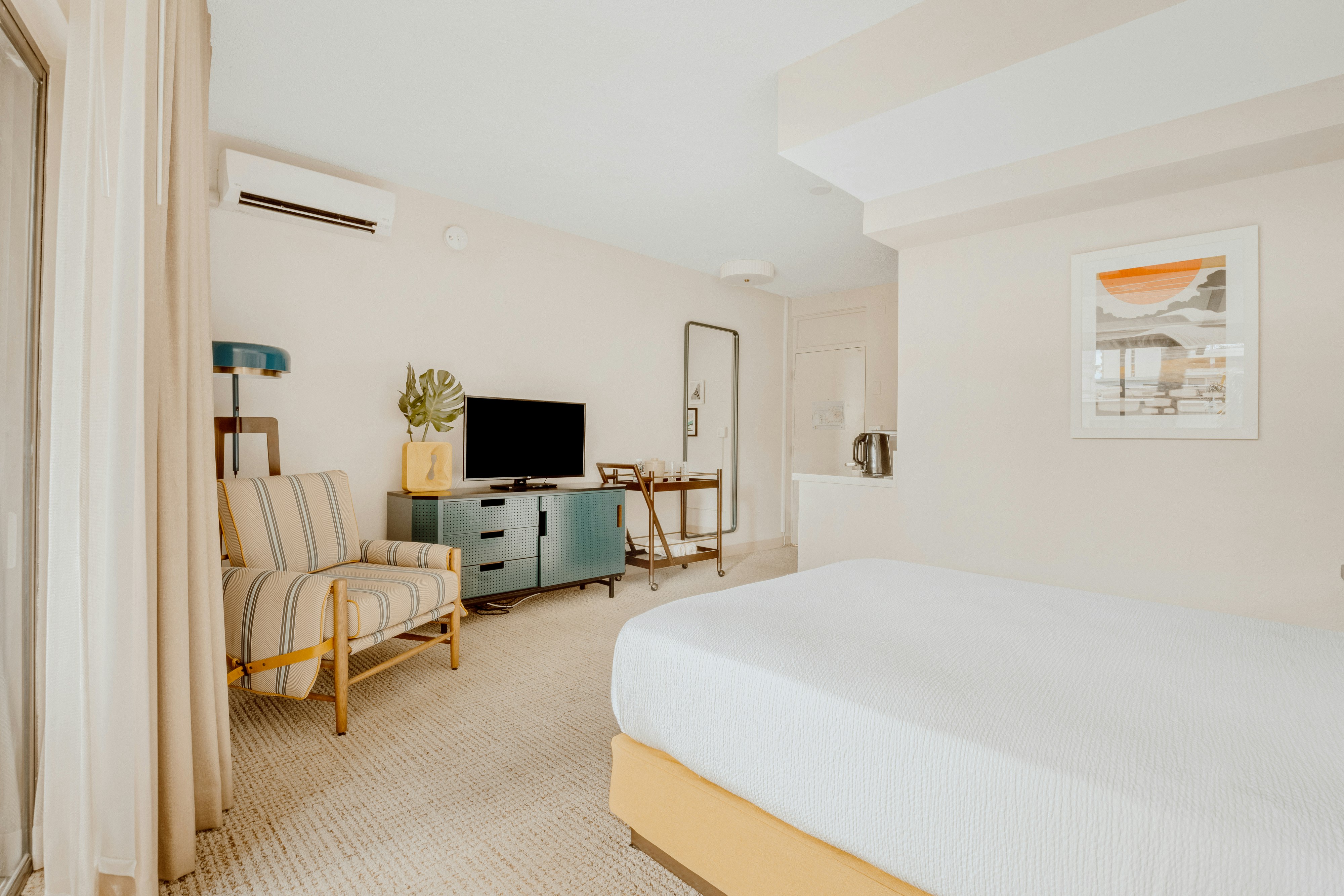 White Sands Hotel 29/81