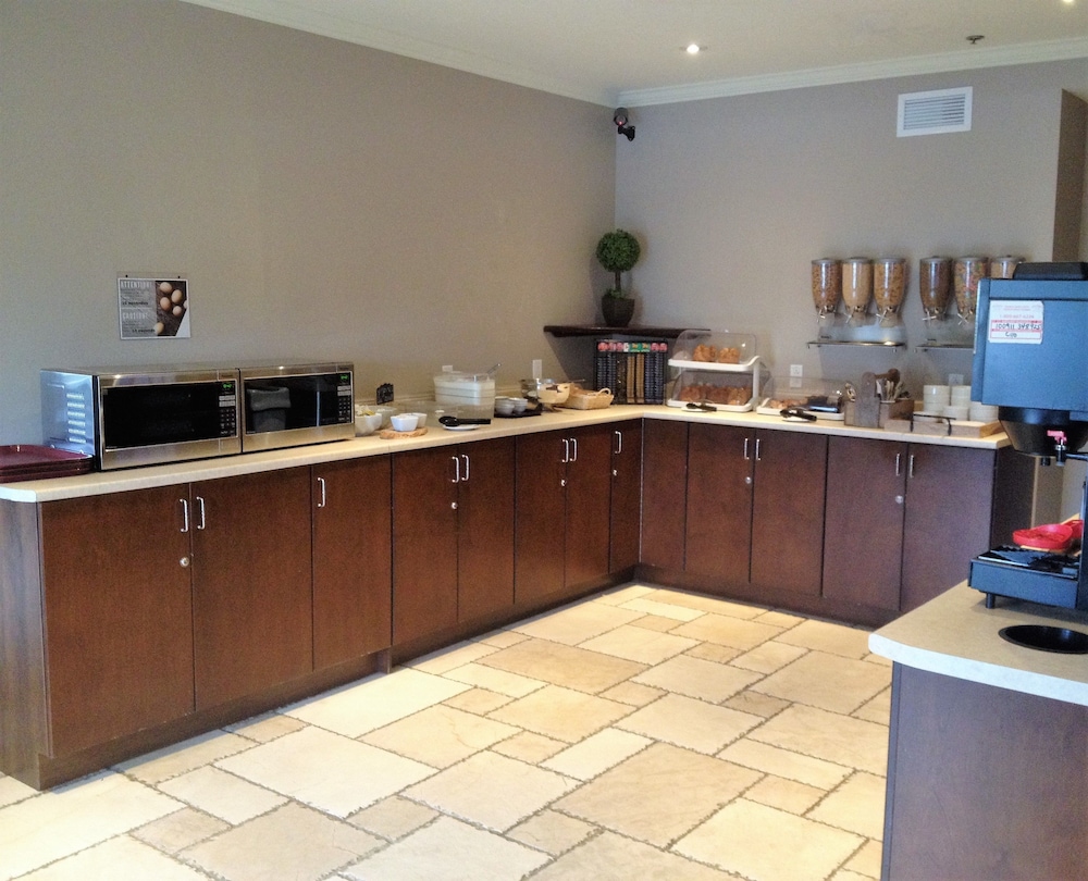 Hotel Brossard 3/37