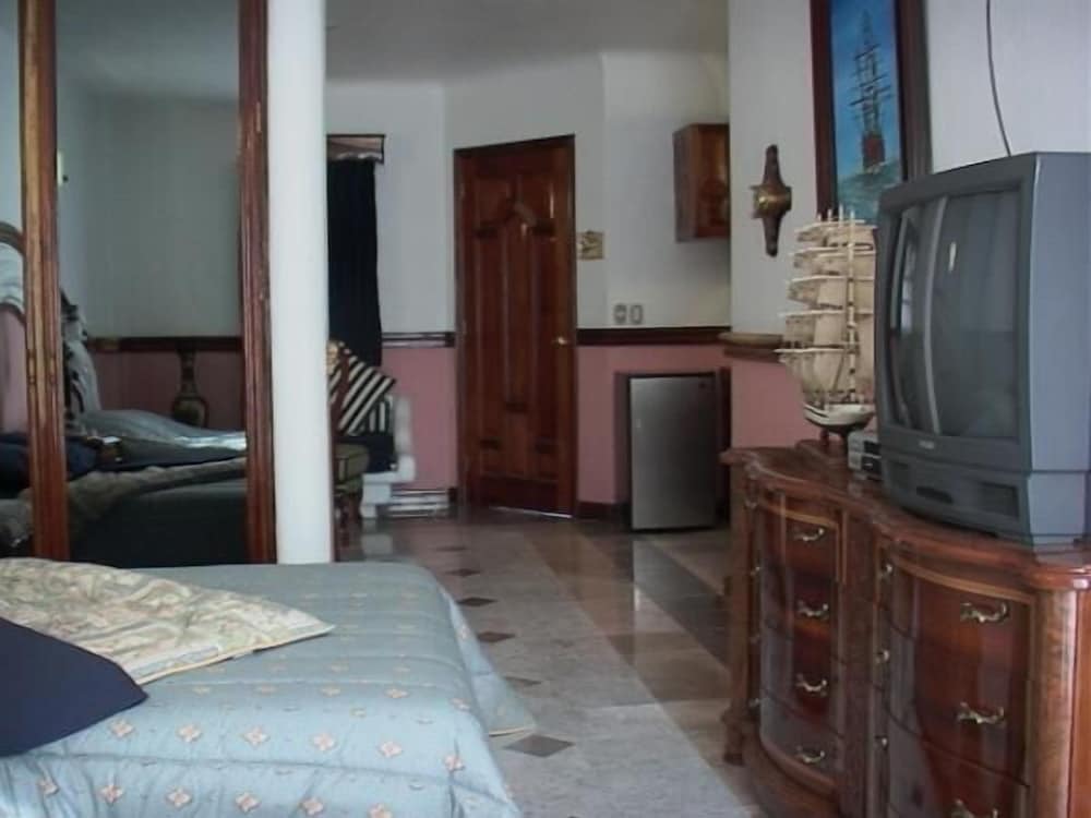 Canadian Resorts Huatulco 21/30