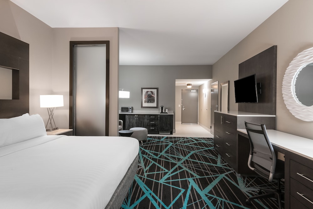 Holiday Inn Express And Suites Charlotte Airport 15/58
